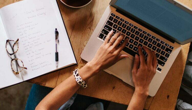 العمل الحر في مجال الكتابة